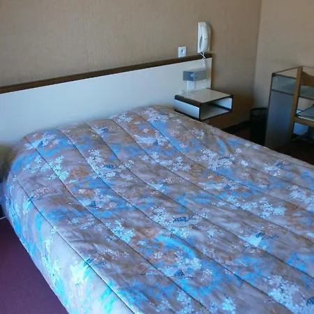 La Les Pins Hotel 2*