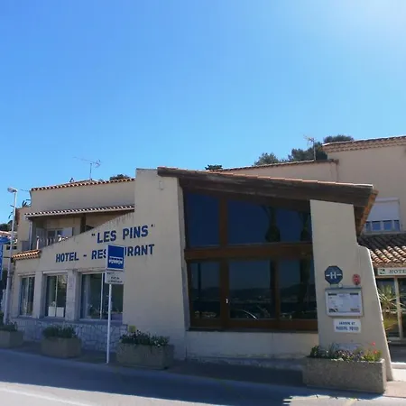 Hotel La Les Pins 2*